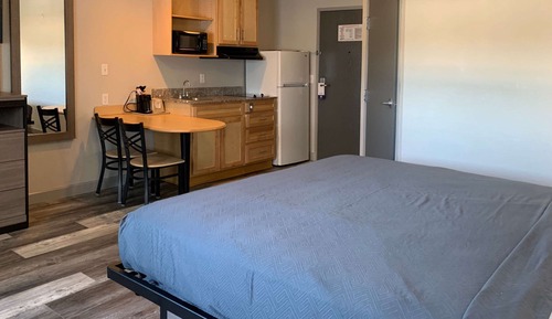 Room, 1 King Bed, Accessible, Non Smoking (Efficiency)