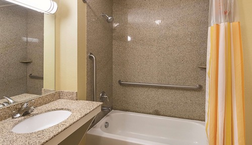 Room, 1 King Bed, Non Smoking (Hearing, Bathtub W/ Grab Bars)