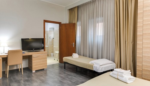 Triple Room, Multiple Beds
