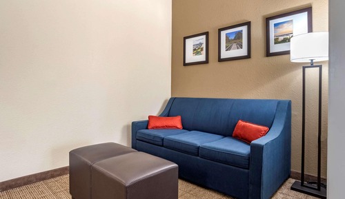 Suite, 1 Queen Bed with Sofa bed, Accessible, Non Smoking