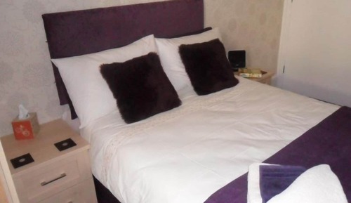Standard Double Room, Ensuite (Small)