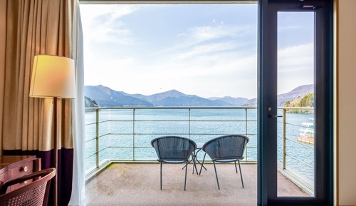 Suite with Balcony and Lake View, Non Smoking