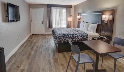 Standard Room, 1 King Bed, Non Smoking