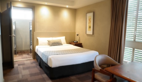 Standard Queen Room