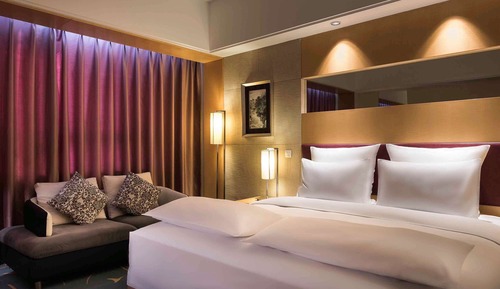 Deluxe Room, 1 King Bed, Business Lounge Access (Executive, High Floor)