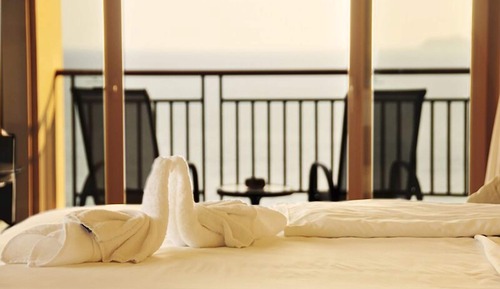 Honeymoon Room, 1 King Bed, Smoking, Sea View