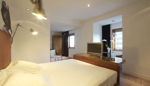 Double Room Single Use, City View