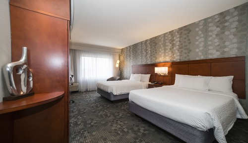 Room, 2 Queen Beds, Non Smoking (Mobility/Hearing Access, Roll-in Shwr)