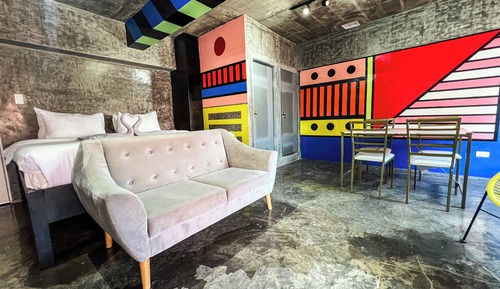Deluxe Studio