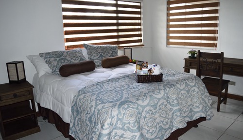 Double Room, 1 Queen Bed, Shared Bathroom (Galicia)