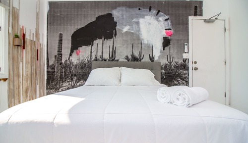 Room, 2 Bedrooms