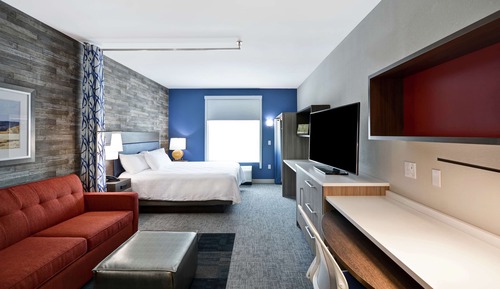 Studio, 1 King Bed, Accessible (Roll-In Shower)
