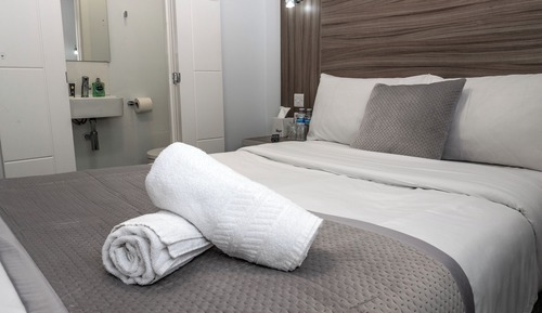 Small Double Room with No Shower