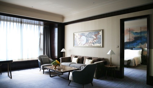 Deluxe Suite with Sea View with King Size Bed