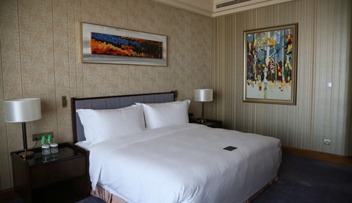 Business Sea View Room With King Size Bed