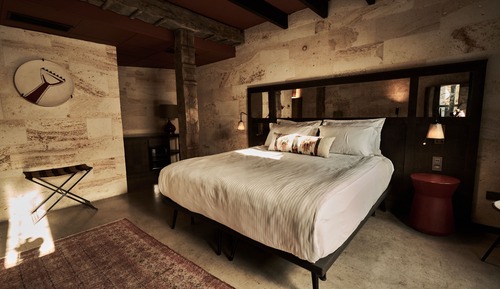  Deluxe with Bathtub