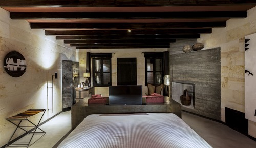 Stone Suite with Cave Bath
