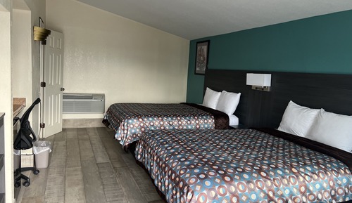 Deluxe Room, 2 Queen Beds, Non Smoking, Refrigerator & Microwave