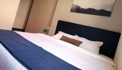 Basic Double Room, 1 King Bed, No Windows