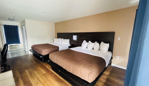 Room (2 King beds)