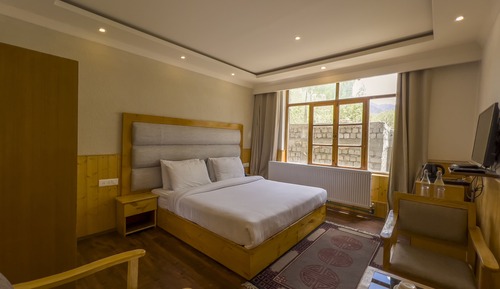Deluxe Double Room, 1 Double Bed, Mountain View