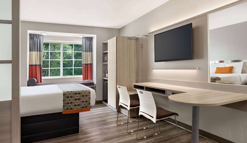 Studio Suite, 1 Queen Bed, Non Smoking