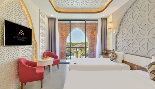 Superior Twin Room, Pool View