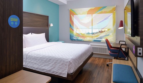 Room, 1 King Bed, Accessible (Hearing)
