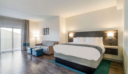 Suite, 1 King Bed with Sofa bed, Accessible, Non Smoking