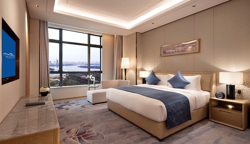 Executive Suite, 1 King Bed, Non Smoking (Grand Suite)