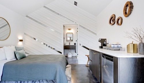 Cabin, 1 Queen Bed with Sofa bed, Hot Tub, Courtyard Area