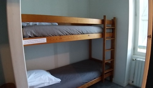 Room (Les Cygnes)