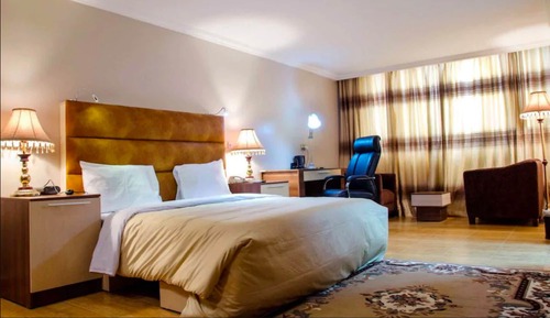 Room (Queens)