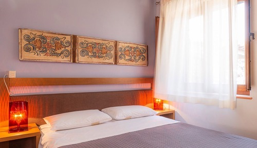 Standard Double Room, 1 Queen Bed, Non Smoking, Courtyard View