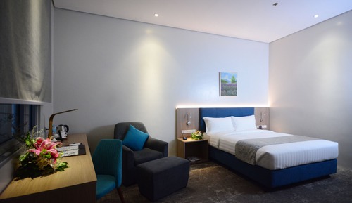Deluxe Queen Room