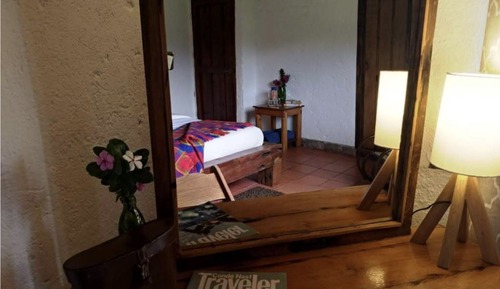 Deluxe Suite, 1 King Bed, Mountain View