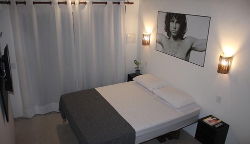 Basic Studio, 1 Queen Bed, Non Smoking, Pool View