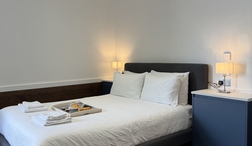 Standard Double Room, Ensuite, Courtyard View