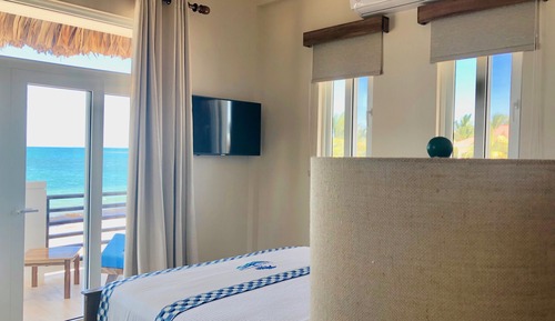 Exclusive Studio, 1 Queen Bed, Balcony, Beach View