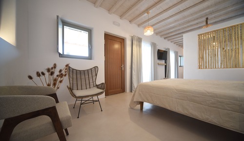 Master Suite with Plunge Pool