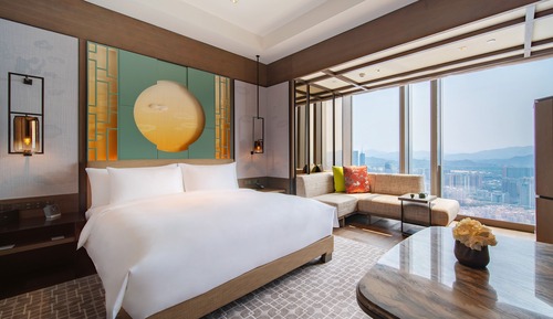 1 King Bed with City View