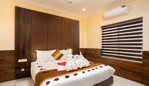 Honeymoon Room