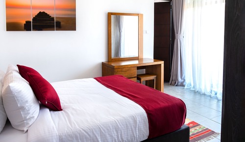 Standard Suite, 1 King Bed, City View