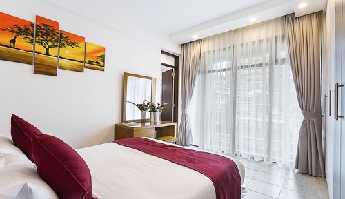 Executive Suite, 1 King Bed, City View