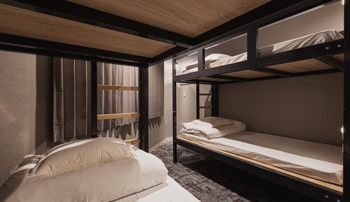 Private room, Shared bathroom