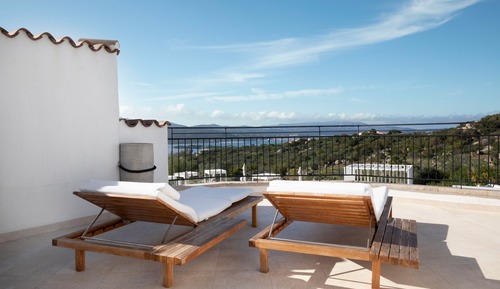 Suite, 1 King Bed, Sea View