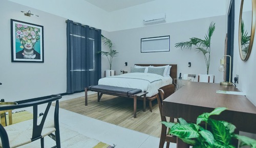 Deluxe Studio
