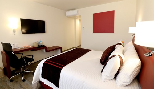 Standard Room, 1 Queen Bed