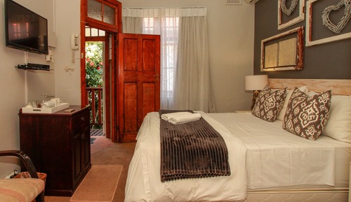 The Oakwood Suite 