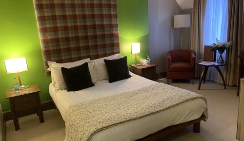 Superior double with bath